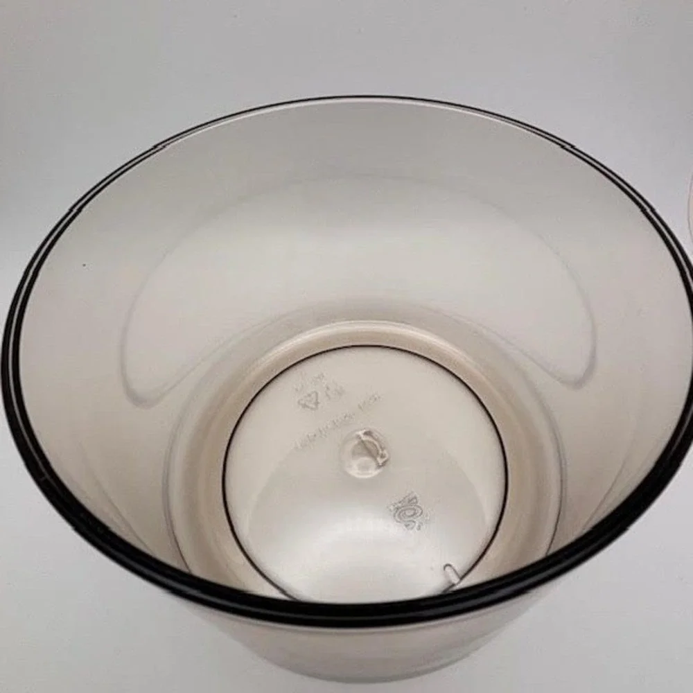 FoodSaver Vacuum Seal Container Canister with Pump Lid‎ White and Smoke Gray